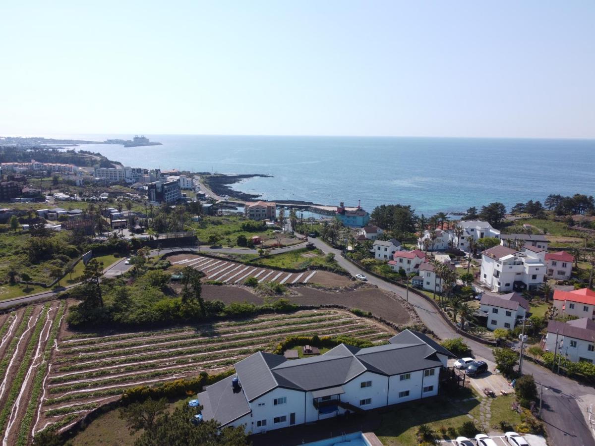 White Dream Pension Чеджудо Экстерьер фото