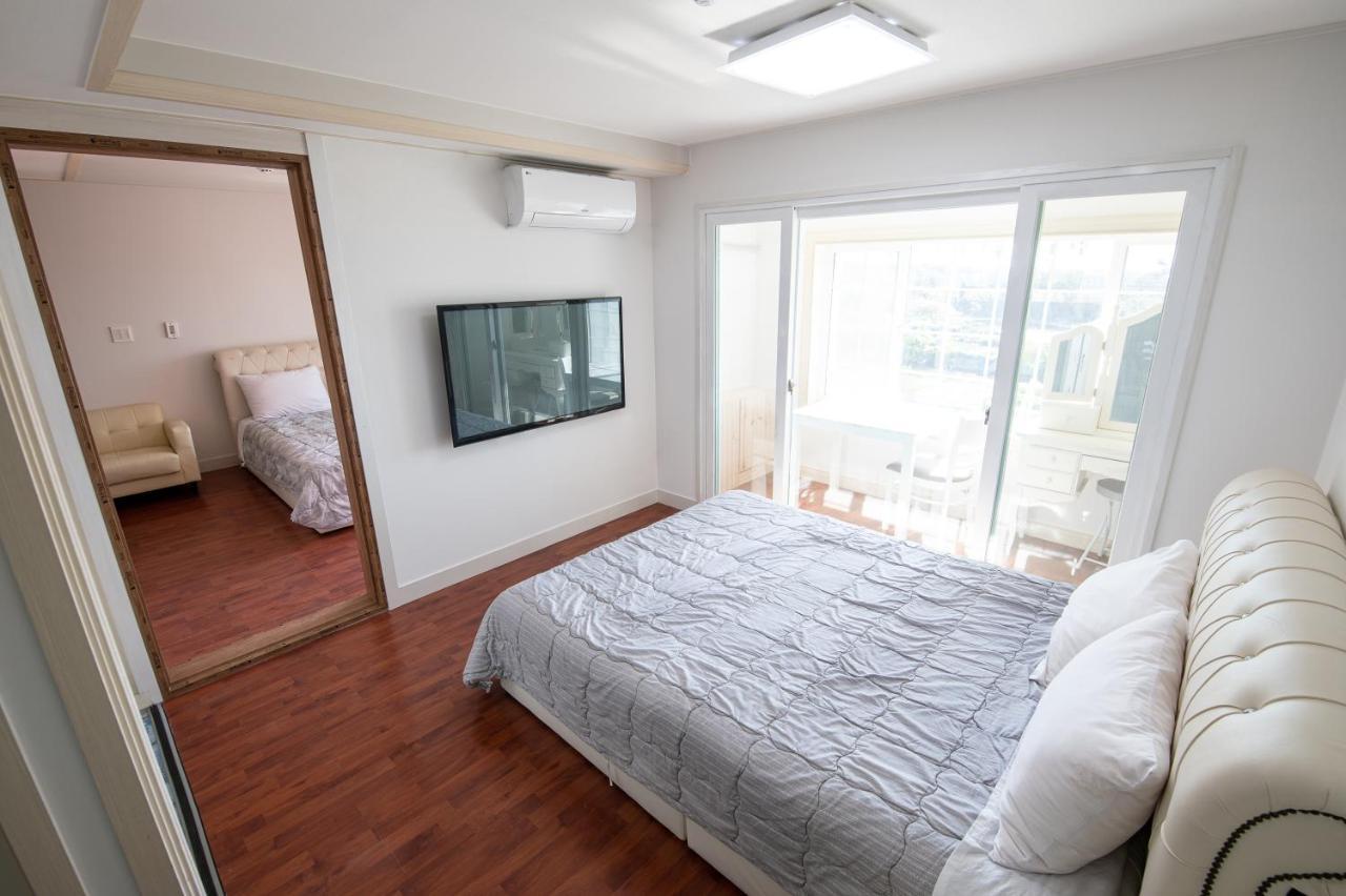 White Dream Pension Чеджудо Экстерьер фото