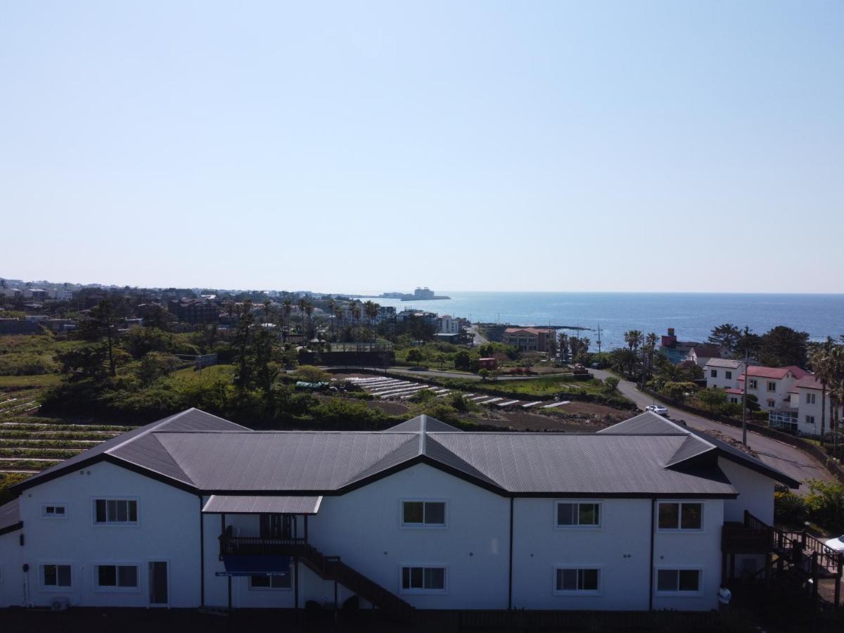 White Dream Pension Чеджудо Экстерьер фото