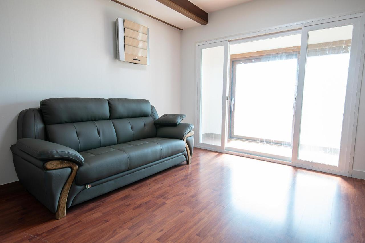 White Dream Pension Чеджудо Экстерьер фото