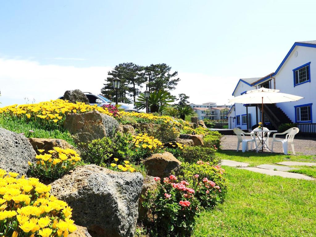White Dream Pension Чеджудо Экстерьер фото