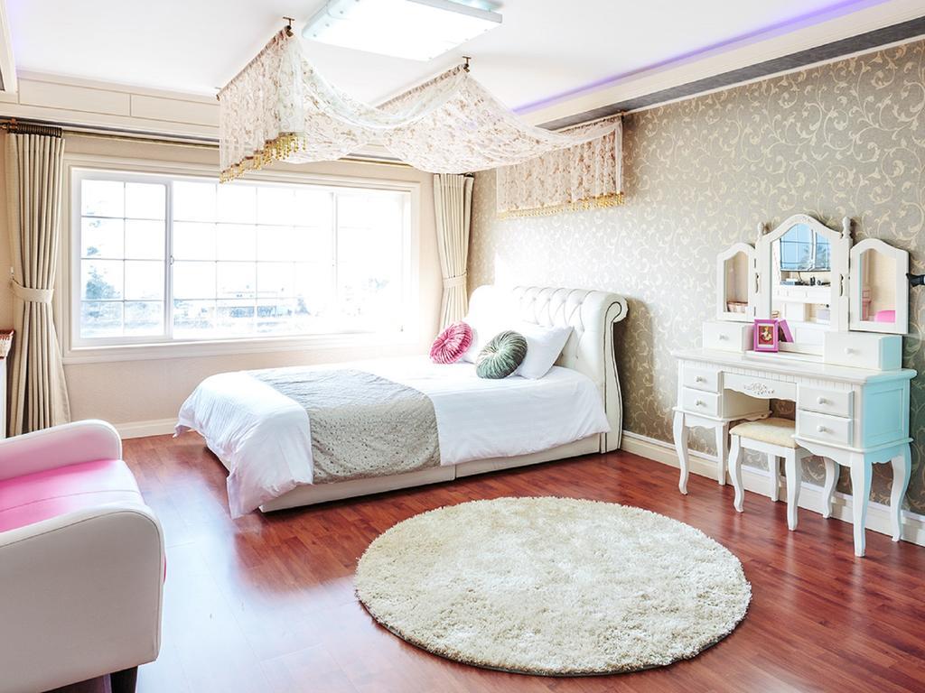 White Dream Pension Чеджудо Экстерьер фото
