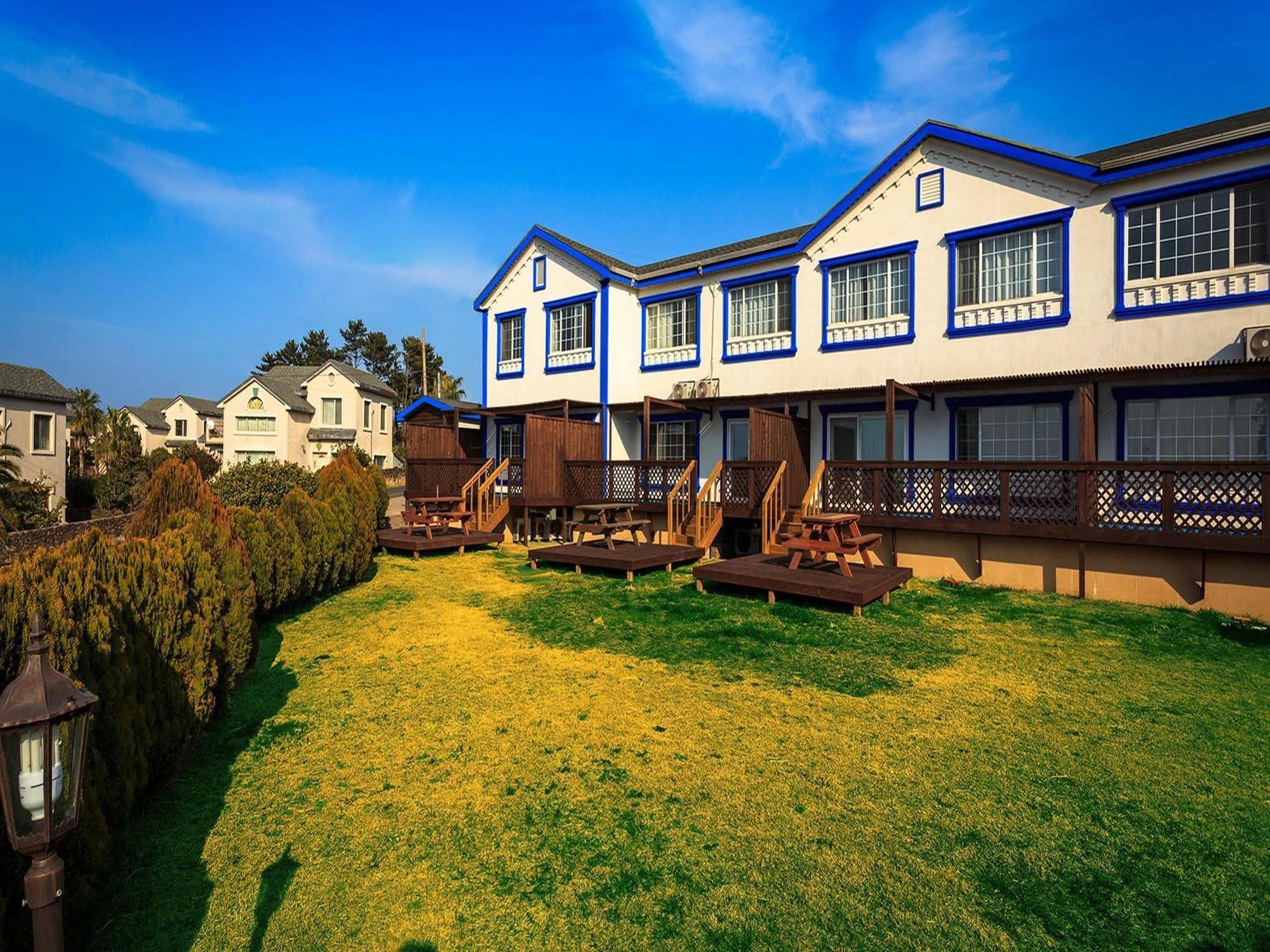 White Dream Pension Чеджудо Экстерьер фото