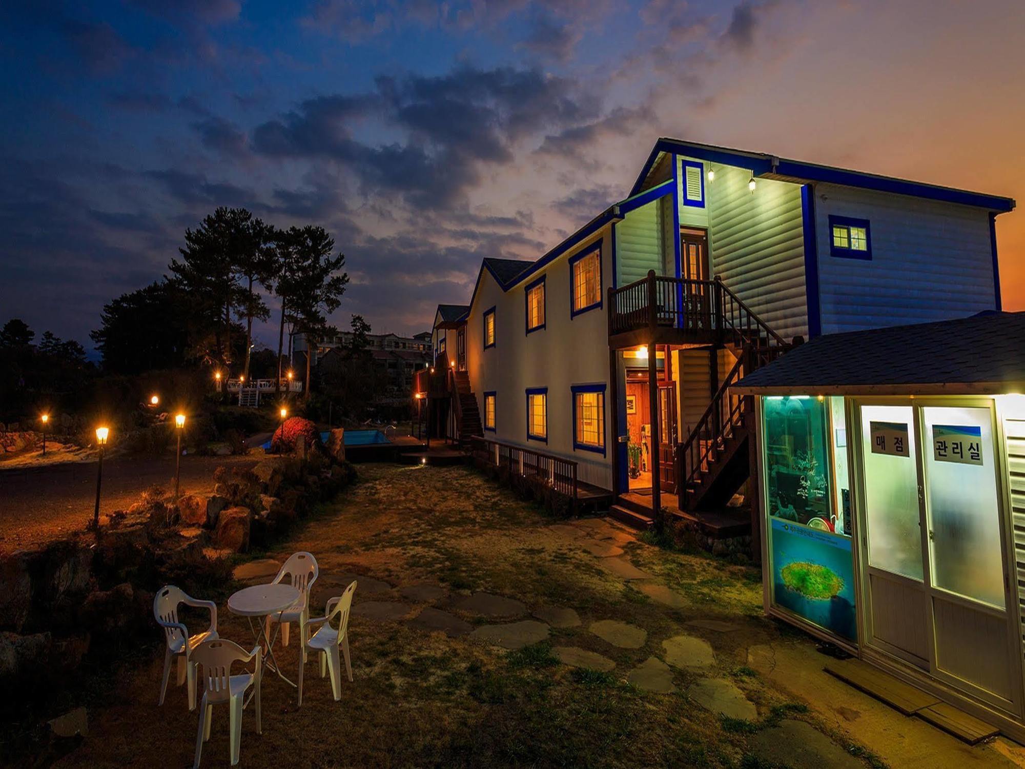 White Dream Pension Чеджудо Экстерьер фото
