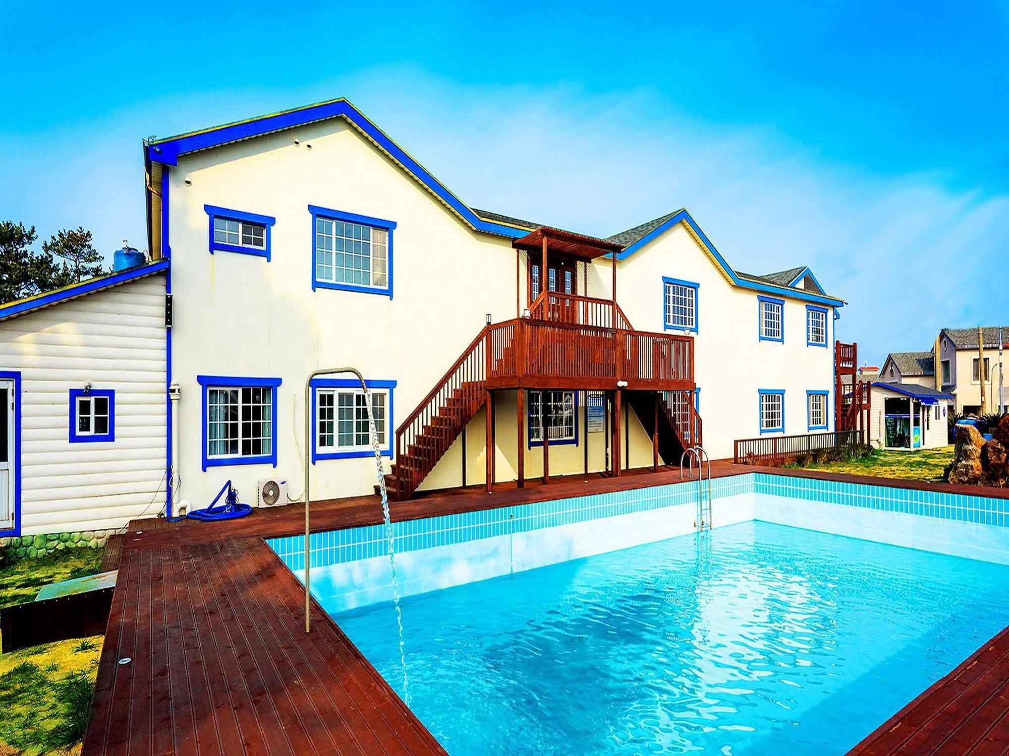 White Dream Pension Чеджудо Экстерьер фото